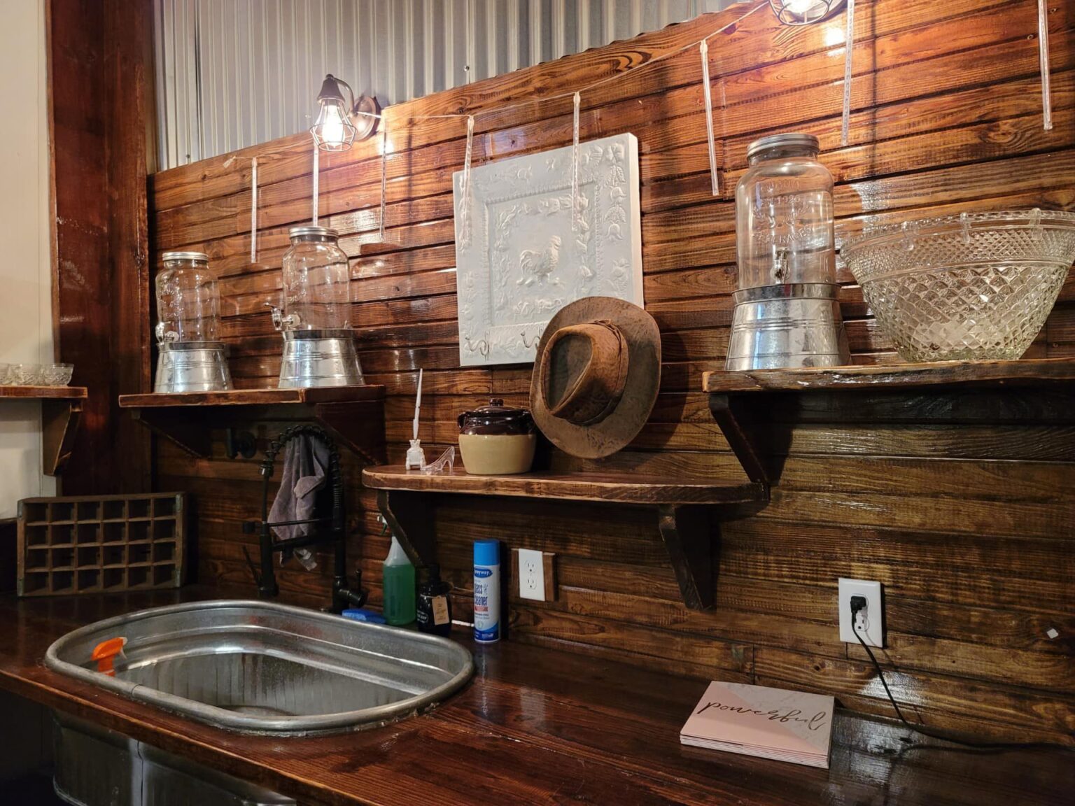 Venue Enchanted Valley Farm in Siloam Springs, AR