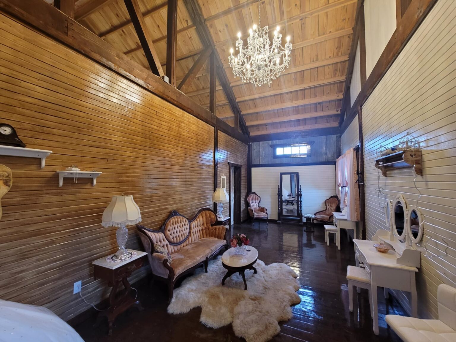 Venue Enchanted Valley Farm in Siloam Springs, AR